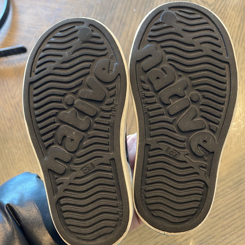 Native sandals - Picture 2 of 2